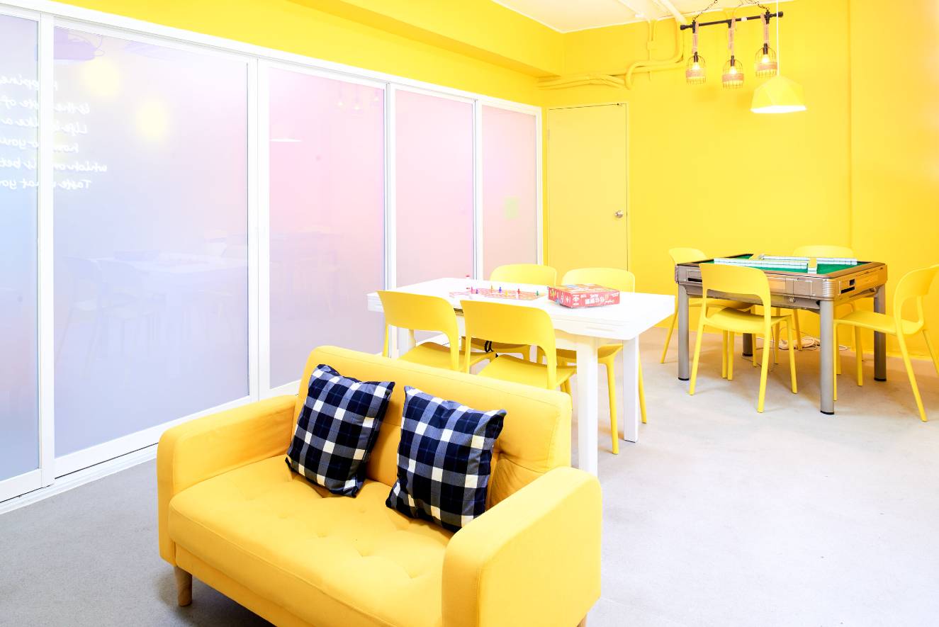 粉黃布丁主題風格房