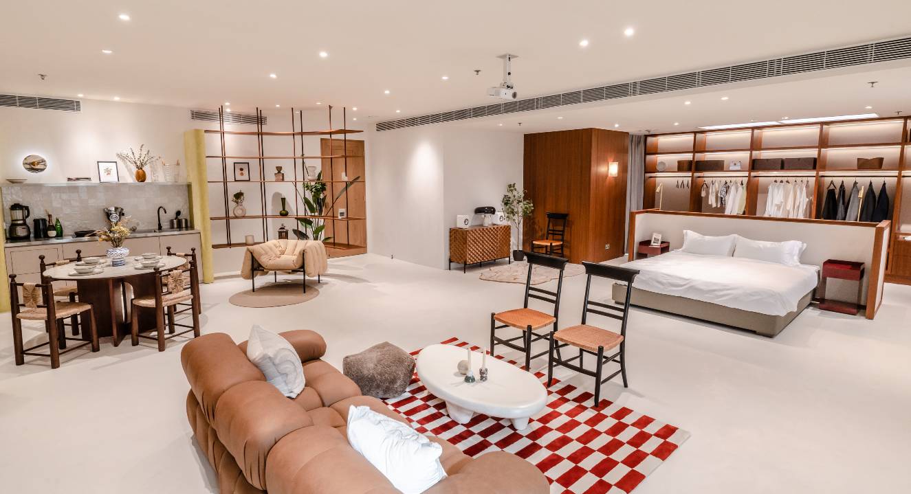 La Maison (Room 1)
