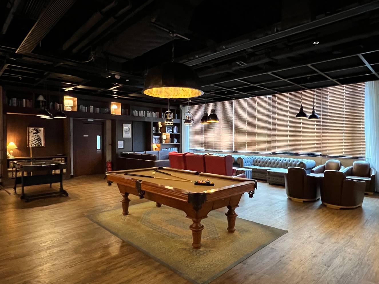 Pentalounge